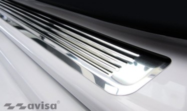 Защитные накладки на порожки BMW X7 G07 фото