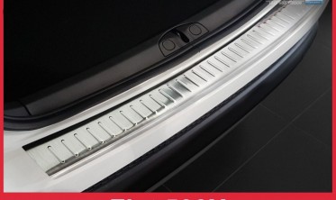 Защитная накладка на задний бампер FIAT 500X фото