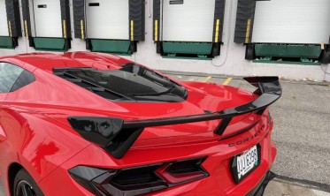 Спойлер крышки багажника Chevrolet Corvette (2020-...) high wing style фото