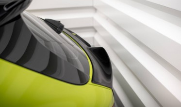Нижний спойлер на крышку багажника BMW 1 F40 M-Pack / M135i  фото