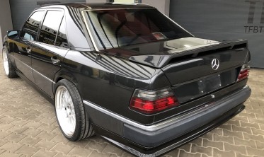 Накладка диффузор заднего бампера Mercedes W124 фото