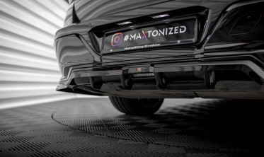Тюнінгова накладка на задній бампер BMW 7 G70 M-Pack / I7 M-Pack фото