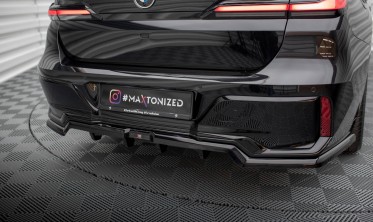 Тюнінгова накладка на задній бампер BMW 7 G70 M-Pack / I7 M-Pack фото