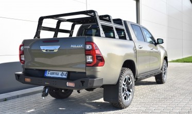 Силовой задний бампер Toyota Hilux (2020-...) короткий под led  фото