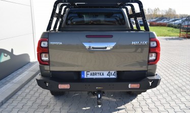 Силовой задний бампер Toyota Hilux (2020-...) короткий под led  фото