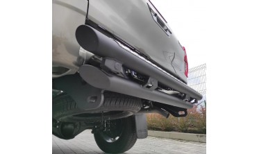 Силовий задній бампер Toyota Hilux (2020-...) трубчастий фото