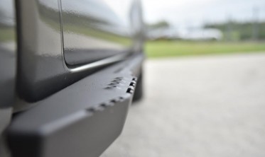 Силові профільовані пороги Toyota Hilux (2020-...) фото