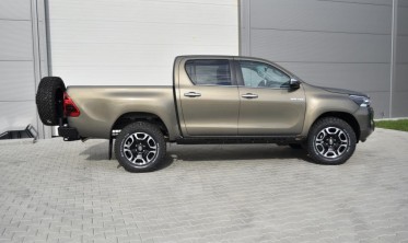 Крепление запаски к модульному рычагу Toyota Hilux (2020-...) фото