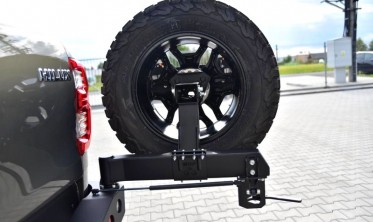 Кріплення запаски до модульного важеля Toyota Hilux (2020-...) фото