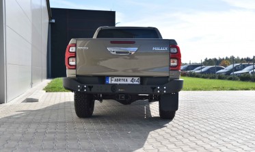 Силовой задний бампер Toyota Hilux (2020-...) v2 без ламп фото