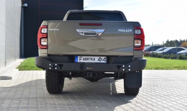 Силовой задний бампер Toyota Hilux (2020-...) v2 без ламп фото