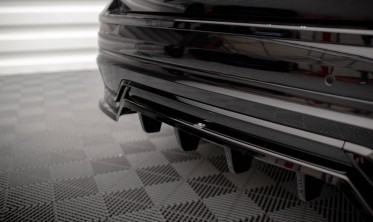 Нижняя накладка на задний бампер Volvo XC60 Mk2 R-Design послерестайл фото