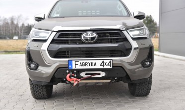 Силовой передний бампер Toyota Hilux (2020-...) версия slim фото