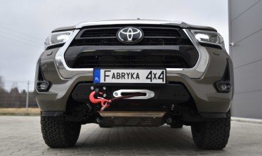 Силовой передний бампер Toyota Hilux (2020-...) версия slim фото
