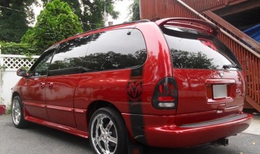 Спойлер багажника Chrysler Voyager / Dodge Caravan фото