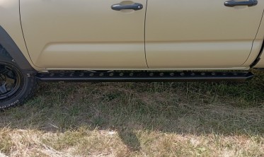 Сталеві силові пороги Toyota Tacoma фото