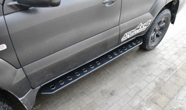 Пороги з отворами Toyota Land Cruiser Prado J120 фото