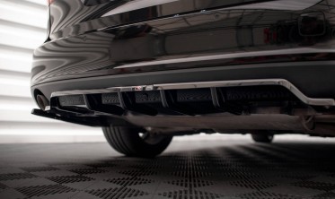 Центральна накладка на задній бампер Volvo V90 Mk2 вер. 2 фото