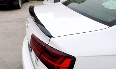 Спойлер крышки багажника Audi A6 C7 седан, черный фото