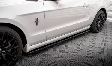 Боковые тюнинг накладки под пороги Ford Mustang Mk5 рестайл фото