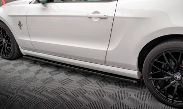 Боковые тюнинг накладки под пороги Ford Mustang Mk5 рестайл фото