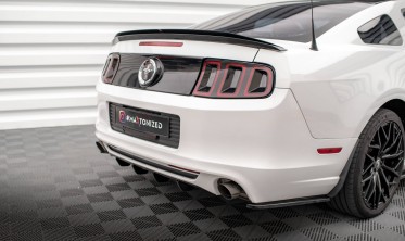 Центральна накладка на задній бампер Ford Mustang Mk5 післярестайл фото