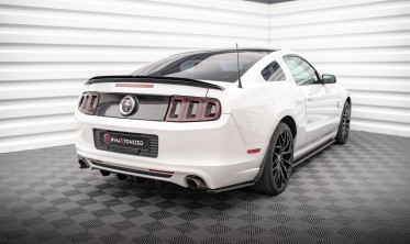 Боковые накладки на задний бампер Ford Mustang Mk5 рестайл фото