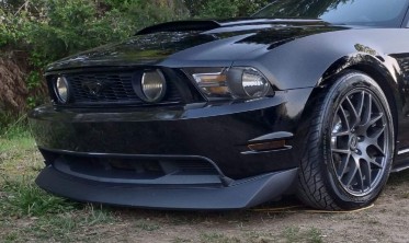 Дифузор переднього бампера Ford Mustang V8 (2010-2012) bd style фото