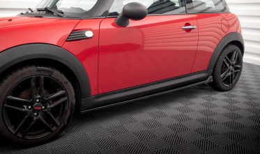 Боковые листвы (накладки) на пороги Mini One R56 фото