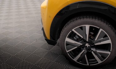 Диффузор + боковые накладки на задний бампер Street Pro Peugeot 208 GT Mk2 фото