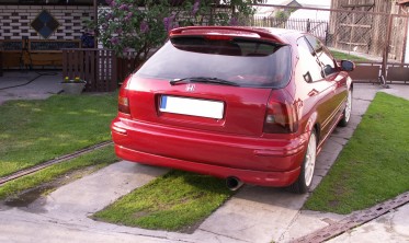 Тюнинговая накладка на задний бампер Honda Civic (1995-2001) фото