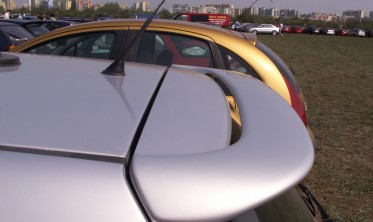Спойлер кришки багажника VW Golf IV стиль GTI фото