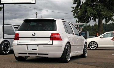 Бленда кришки багажника VW Golf 4 фото