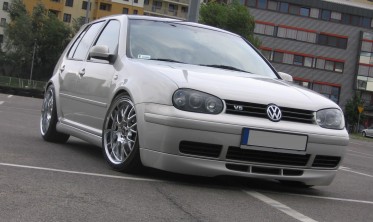 Накладка переднього бампера VW Golf 4 у стилі Jubi фото