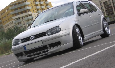 Накладка переднього бампера VW Golf 4 у стилі Jubi фото