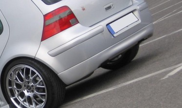 Накладка заднего бампера VW Golf 4 стиль Jubi без выреза фото