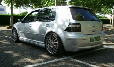 Накладка заднего бампера VW Golf 4 стиль Jubi без выреза фото
