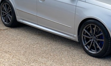 Накладки на пороги VW Passat B6 в стиле R-Line фото