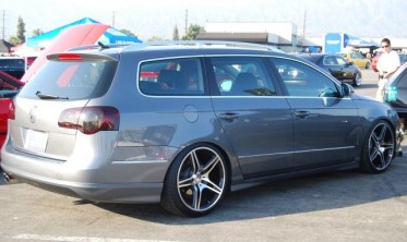 Накладки на пороги VW Passat B6 в стиле Votex фото