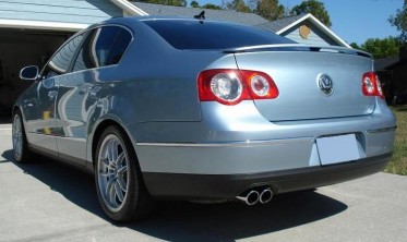Спойлер багажника VW Passat B6 3C на ножках фото