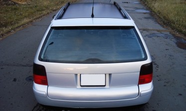 Бленда (нижня накладка) кришки багажника VW Passat B5 фото