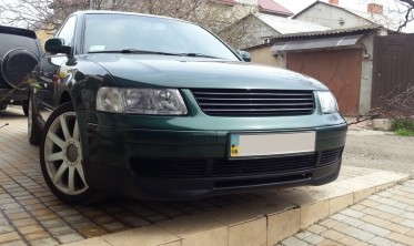 Накладка переднего бампера VW Passat B5 (1996-2000) дорестайл фото