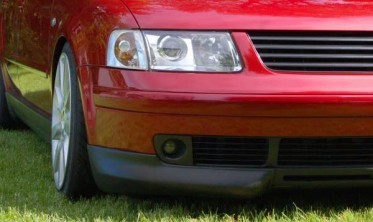 Накладки переднего бампера (клыки) VW Passat B5 (1996-2000) дорестайл фото