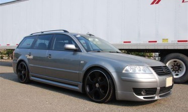 Накладка на передний бампер VW Passat B5 (2000-2005) послерестайл фото