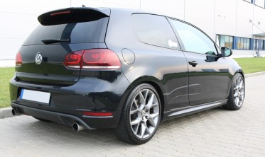 Накладки на пороги VW Golf 5 / Golf 6 в стиле R фото