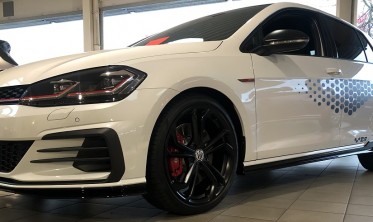 Накладки на пороги VW Golf 7 в стиле TCR фото