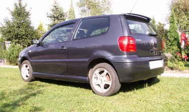 Тюнинговые накладки на пороги VW Polo 6N  фото