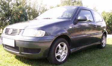Тюнинговые накладки на пороги VW Polo 6N  фото