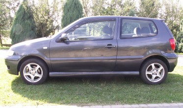Тюнинговые накладки на пороги VW Polo 6N  фото