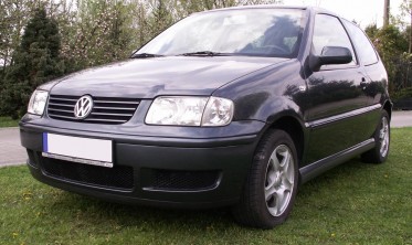 Тюнинговые накладки на пороги VW Polo 6N  фото